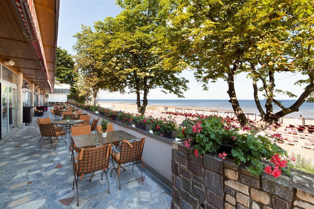 Baltic Beach Hotel & Spa Jūrkalne Extérieur photo The beach at the hotel