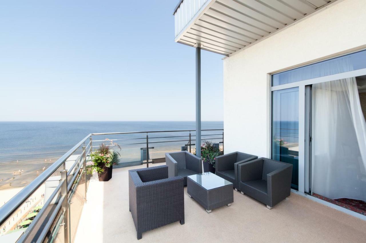 Baltic Beach Hotel & Spa Jūrkalne Extérieur photo A balcony