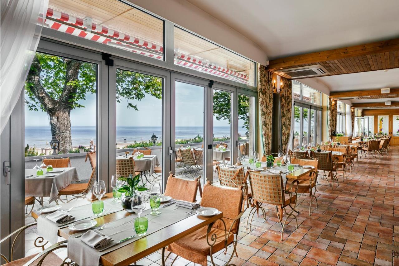 Baltic Beach Hotel & Spa Jūrkalne Extérieur photo The restaurant