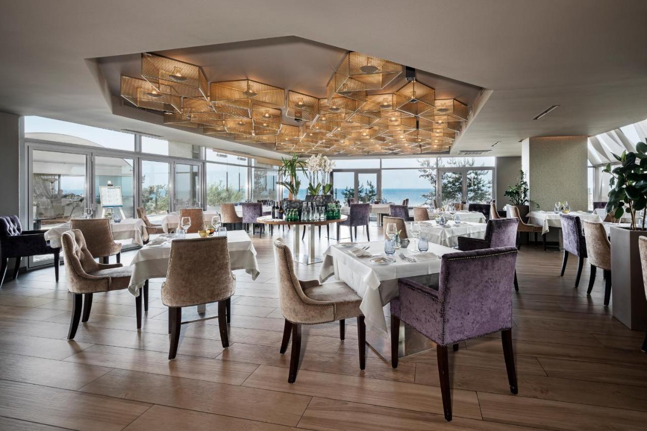 Baltic Beach Hotel & Spa Jūrkalne Extérieur photo The restaurant